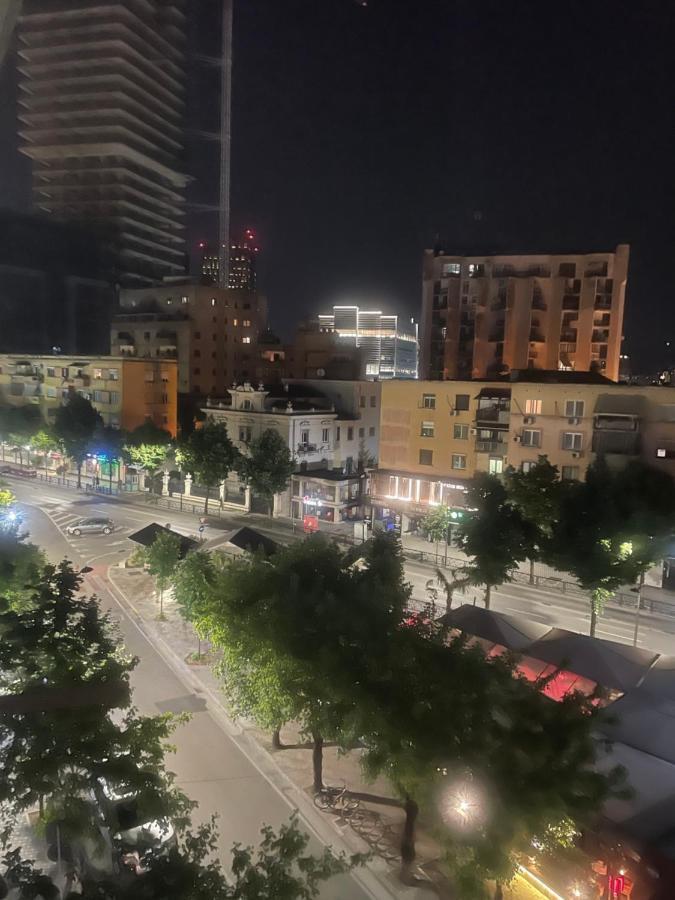 City Center Apartment Kafe Flora ติรานา ภายนอก รูปภาพ